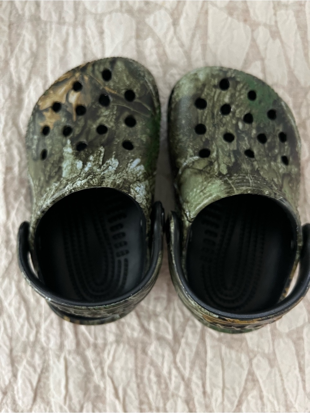 CROCS Infant Size 2/3 Camo NWOT - Picture 2 of 4